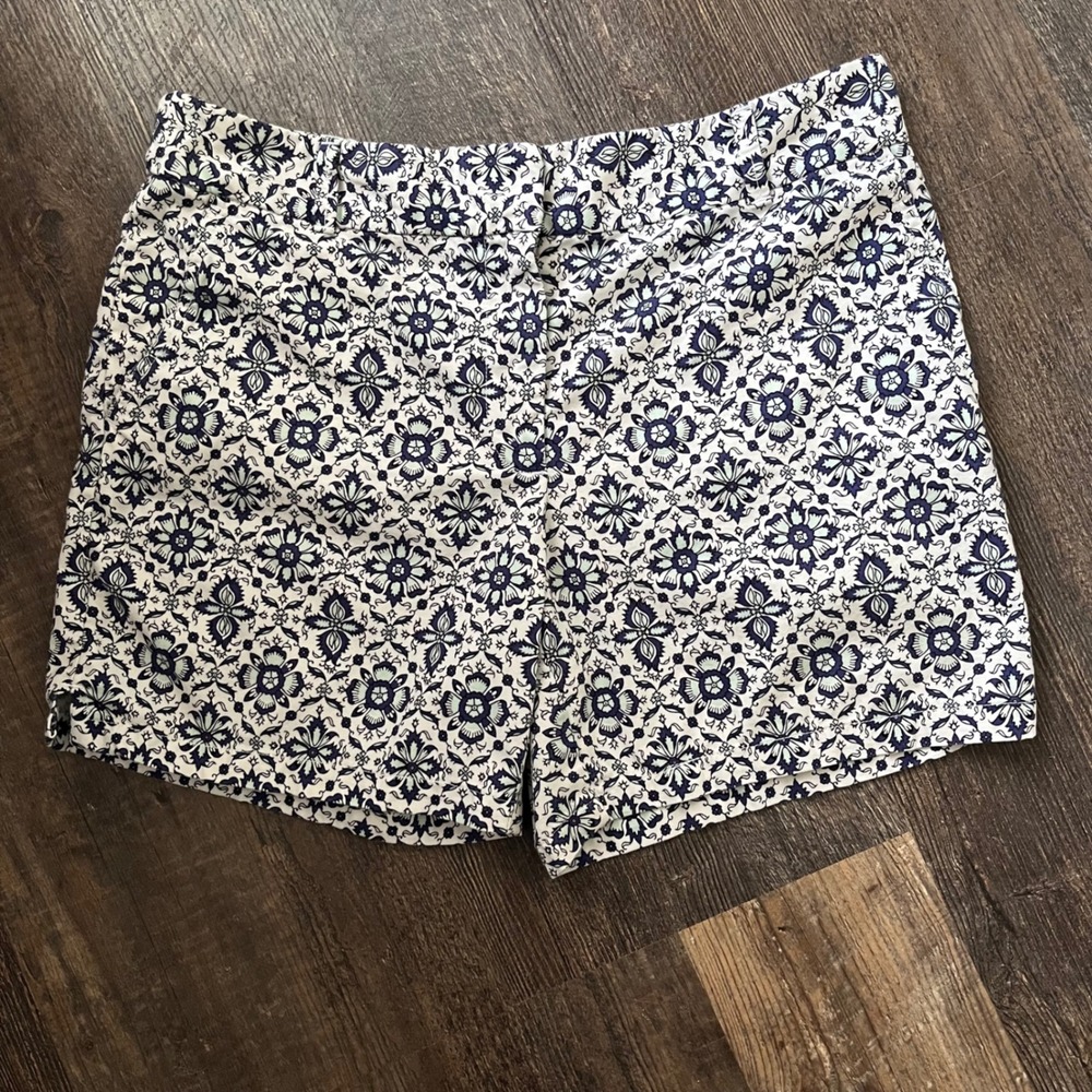 LOFT Floral Print Shorts Womens Size 12 Blue White Casual Summer